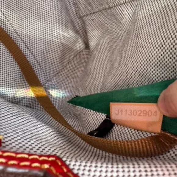 Auth Dooney & Burke Red Florentine Leather Large Barlow Zip Tote Satchel - Picture 6 of 16